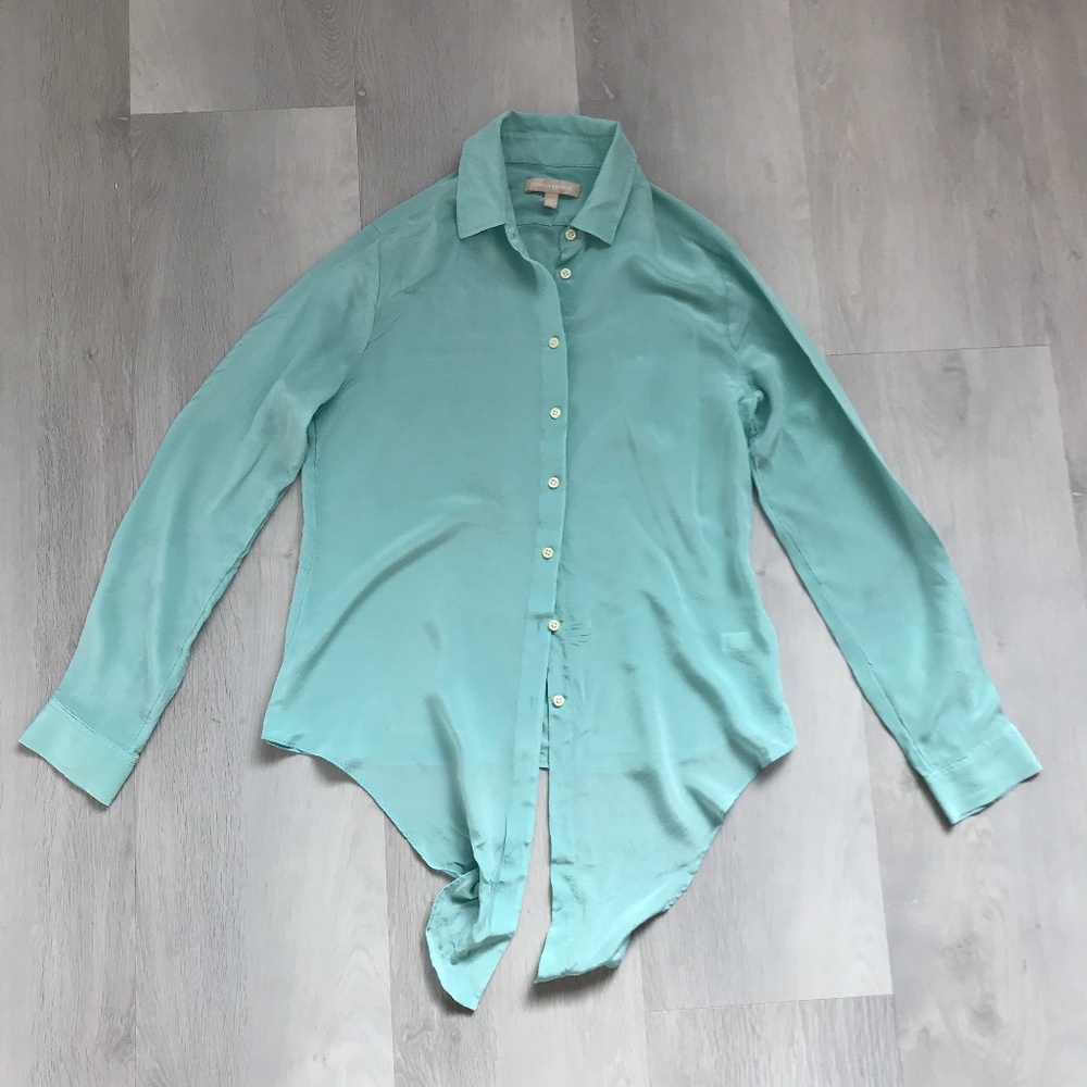 BANANA REPUBLIC WOMENS 100% SILK BLOUSE LONG SLEEVE SEMI SHEER LIGHT BLUE 10